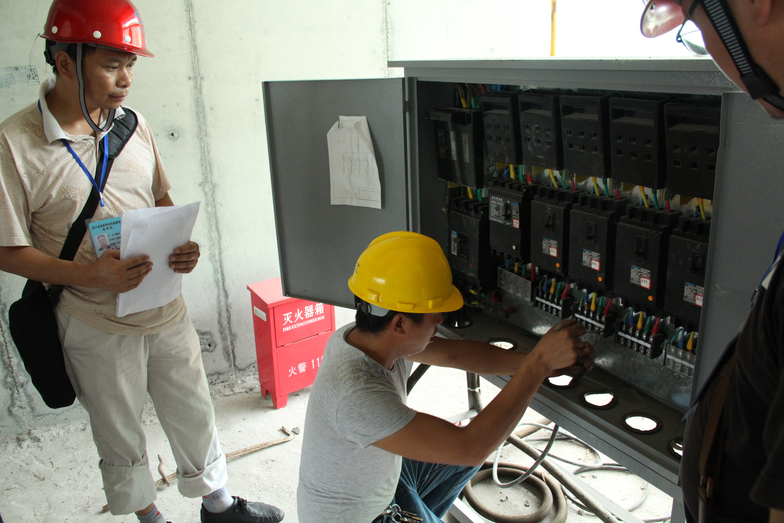 电工职业资格证取消 做电工真的不用考证了吗？